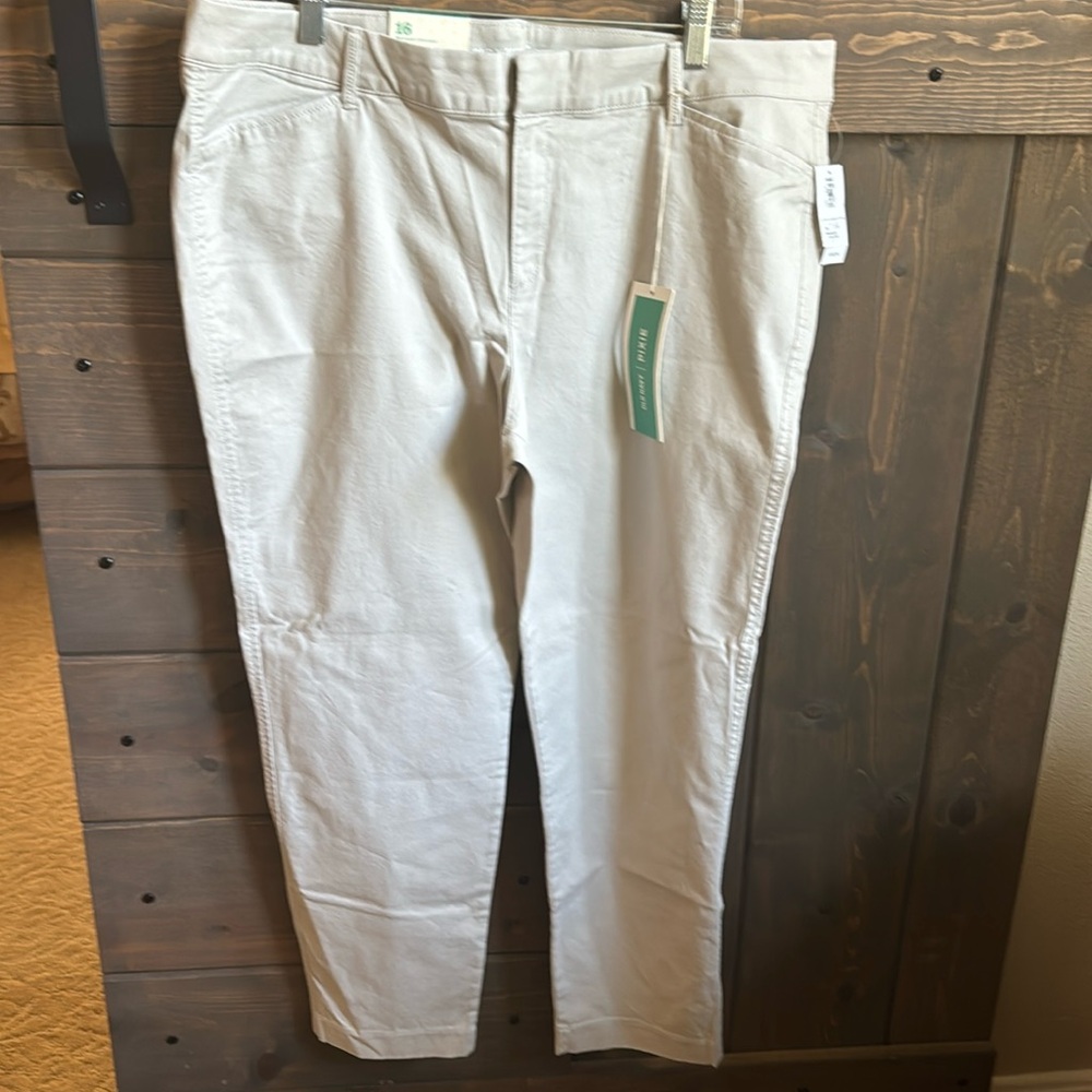 NWT Old Navy Pixie Ankle pants